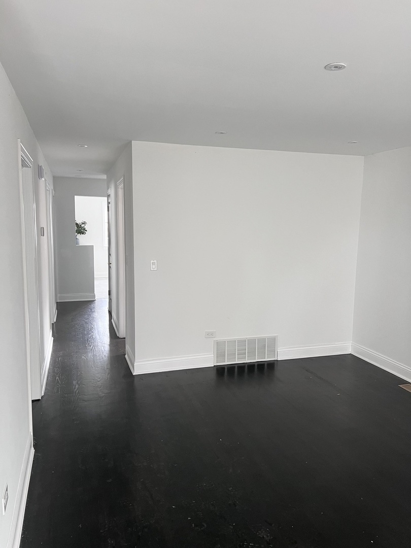9231 S La Salle Street Property Photo 7