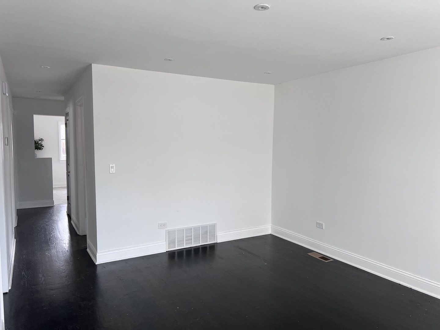 9231 S La Salle Street Property Photo 9