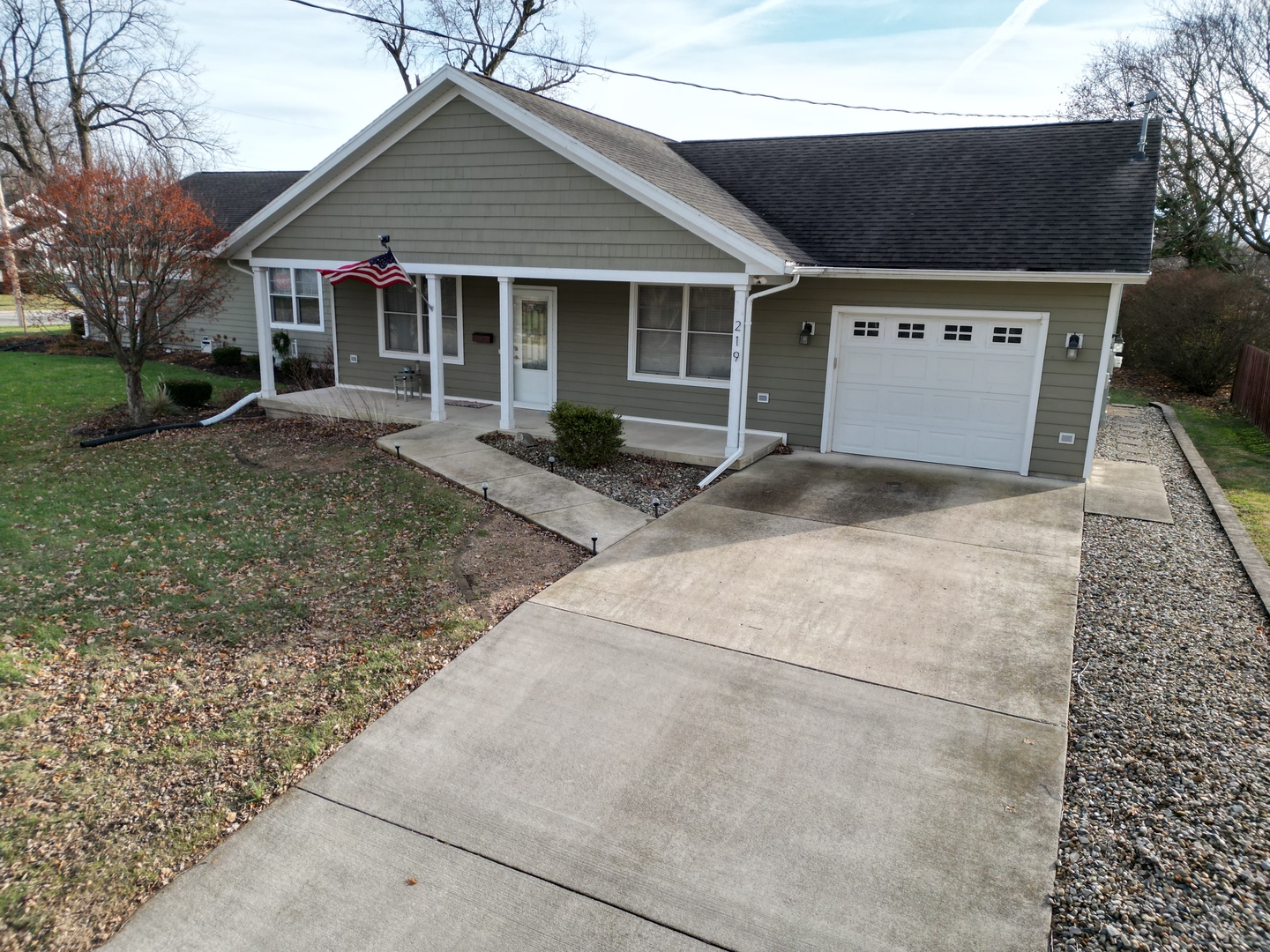 219 E Hamilton Avenue Property Photo