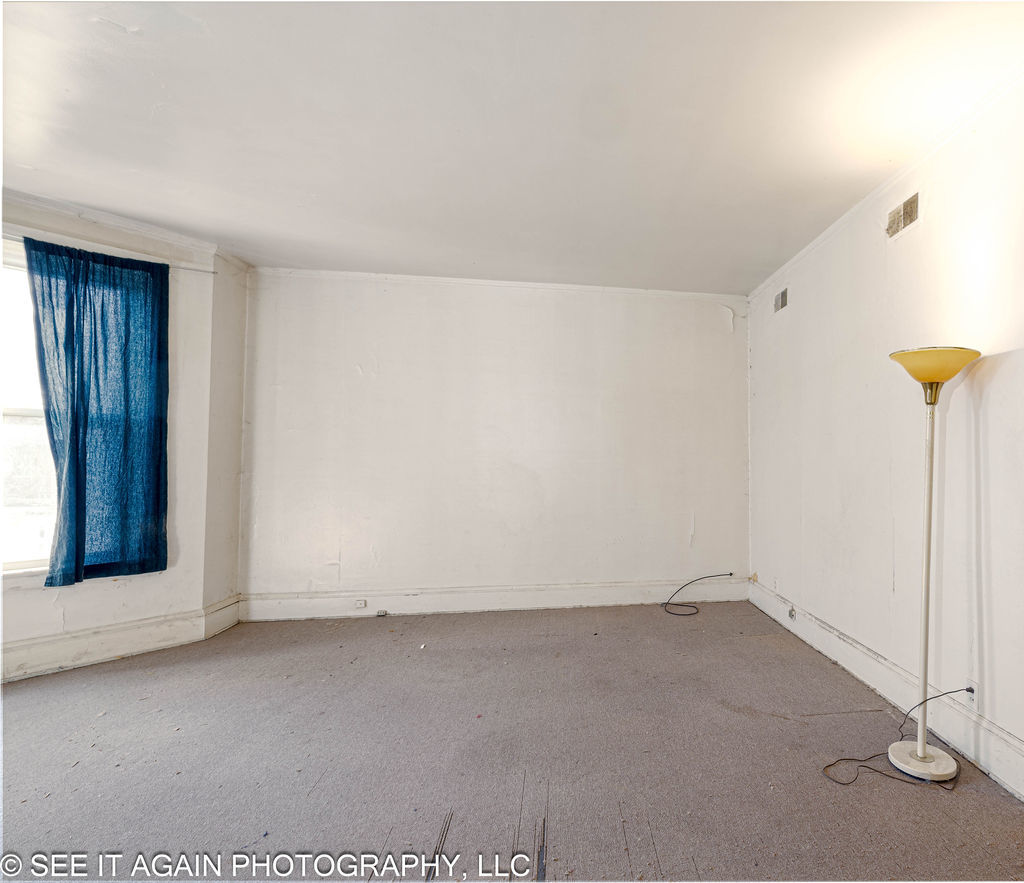 7930 S Luella Avenue Property Photo 3