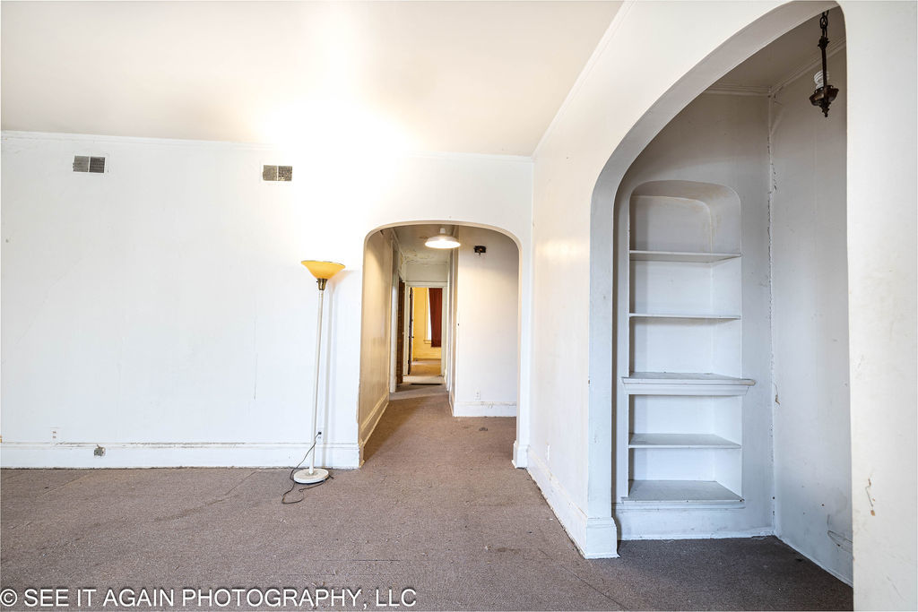 7930 S Luella Avenue Property Photo 5