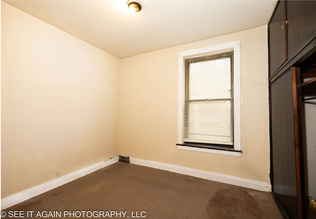 7930 S Luella Avenue Property Photo 8