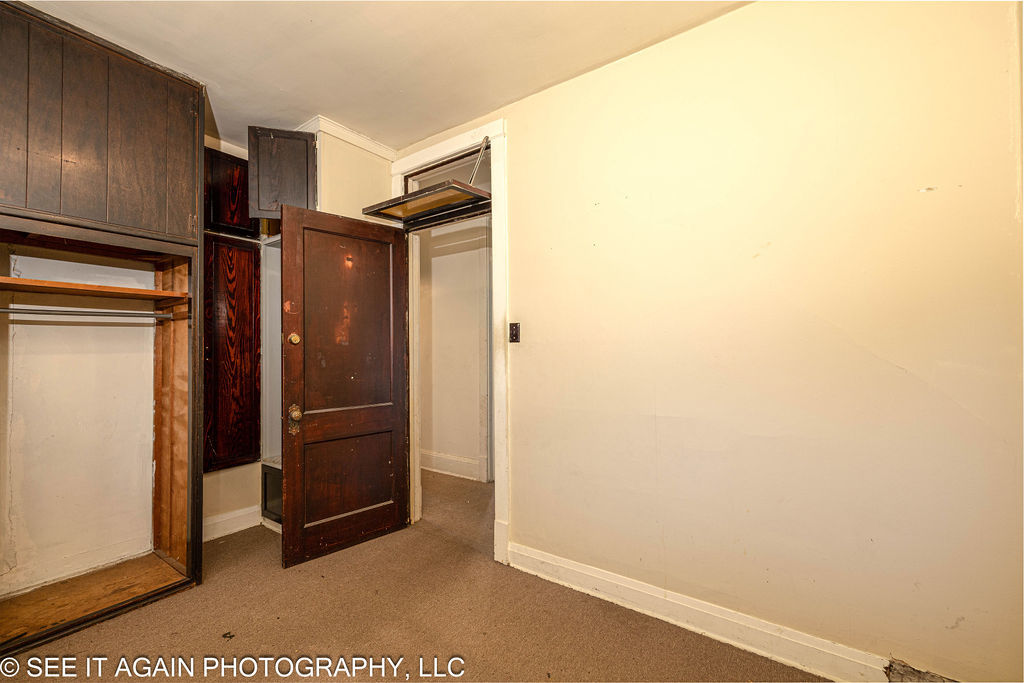 7930 S Luella Avenue Property Photo 9