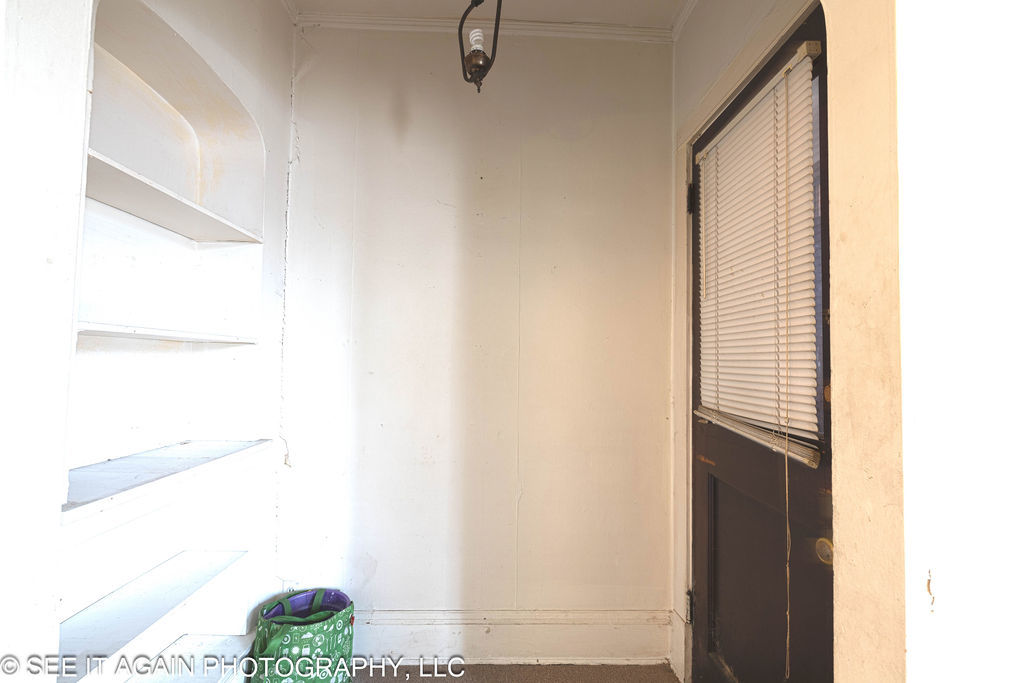 7930 S Luella Avenue Property Photo 10
