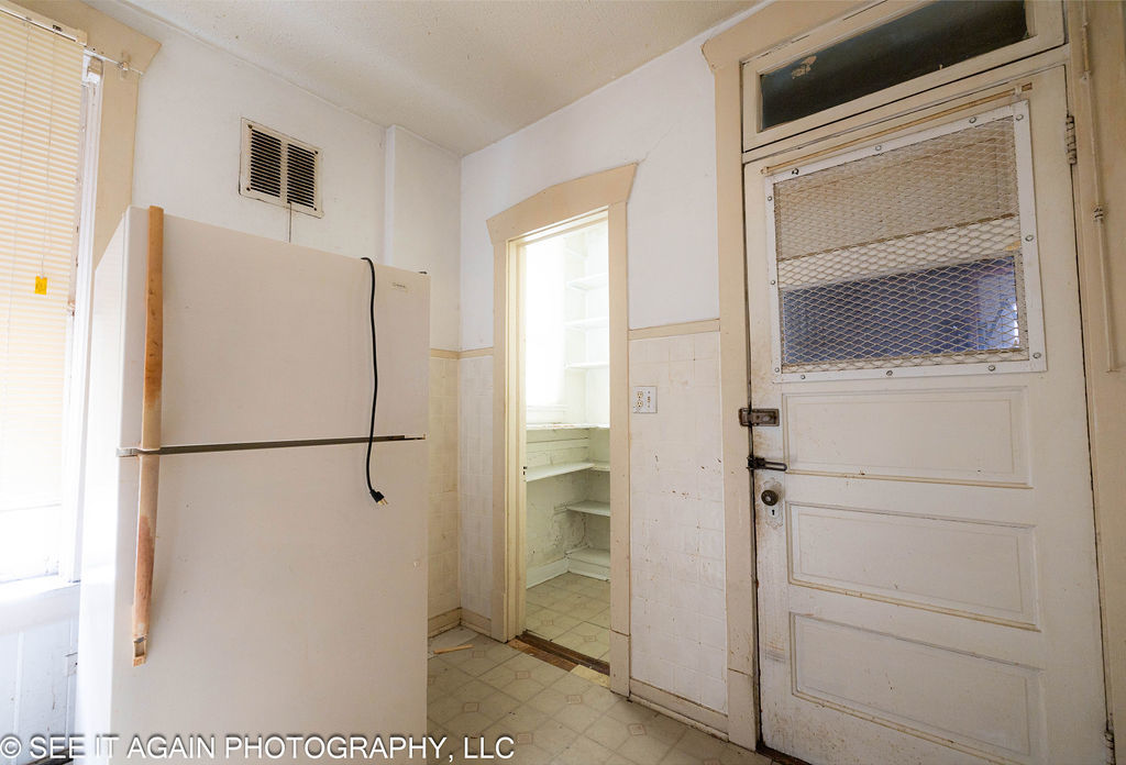 7930 S Luella Avenue Property Photo 16