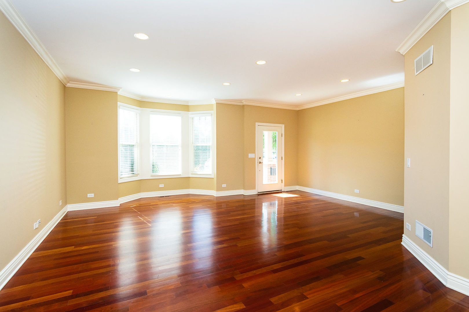 342 Maple Avenue Property Photo 3