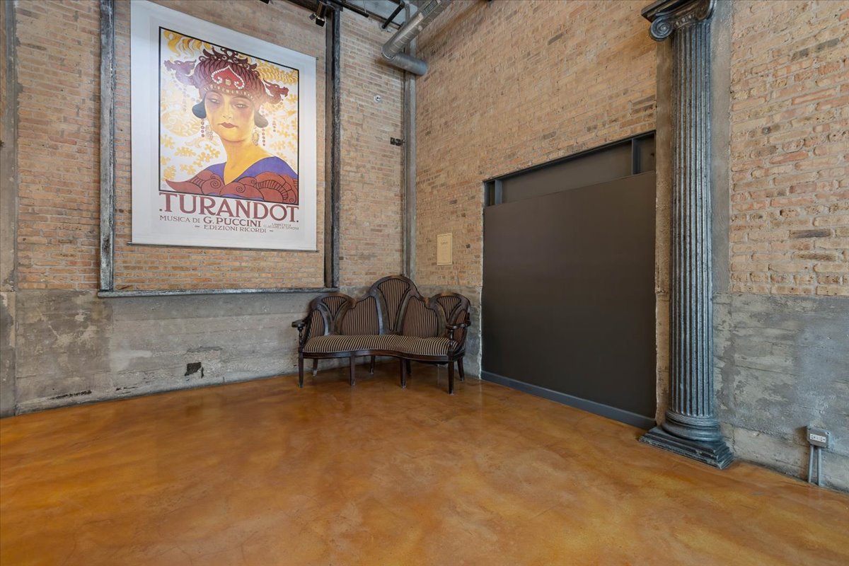 2545 S Dearborn Street 508 Property Photo 3