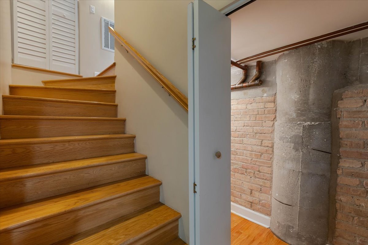 2545 S Dearborn Street 508 Property Photo 4