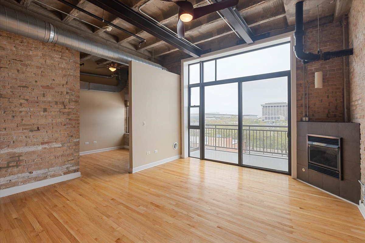 2545 S Dearborn Street 508 Property Photo 6