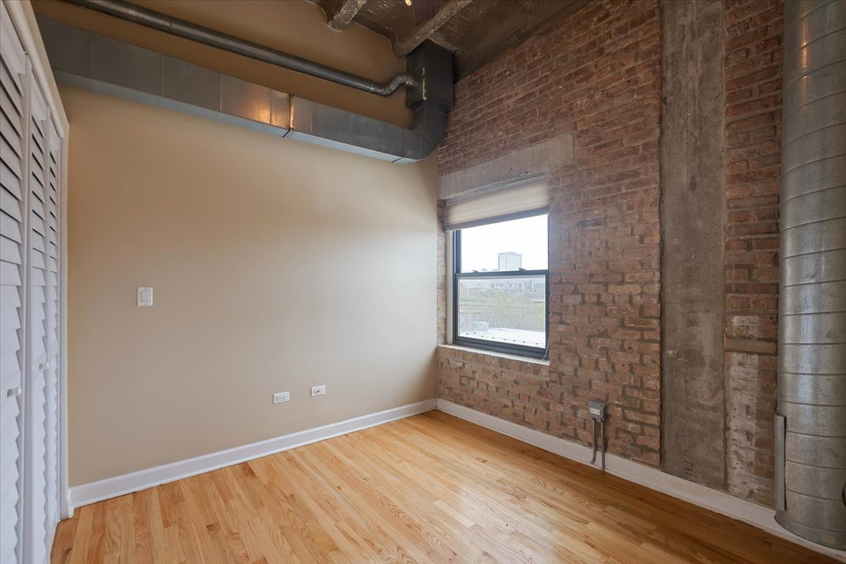 2545 S Dearborn Street 508 Property Photo 13