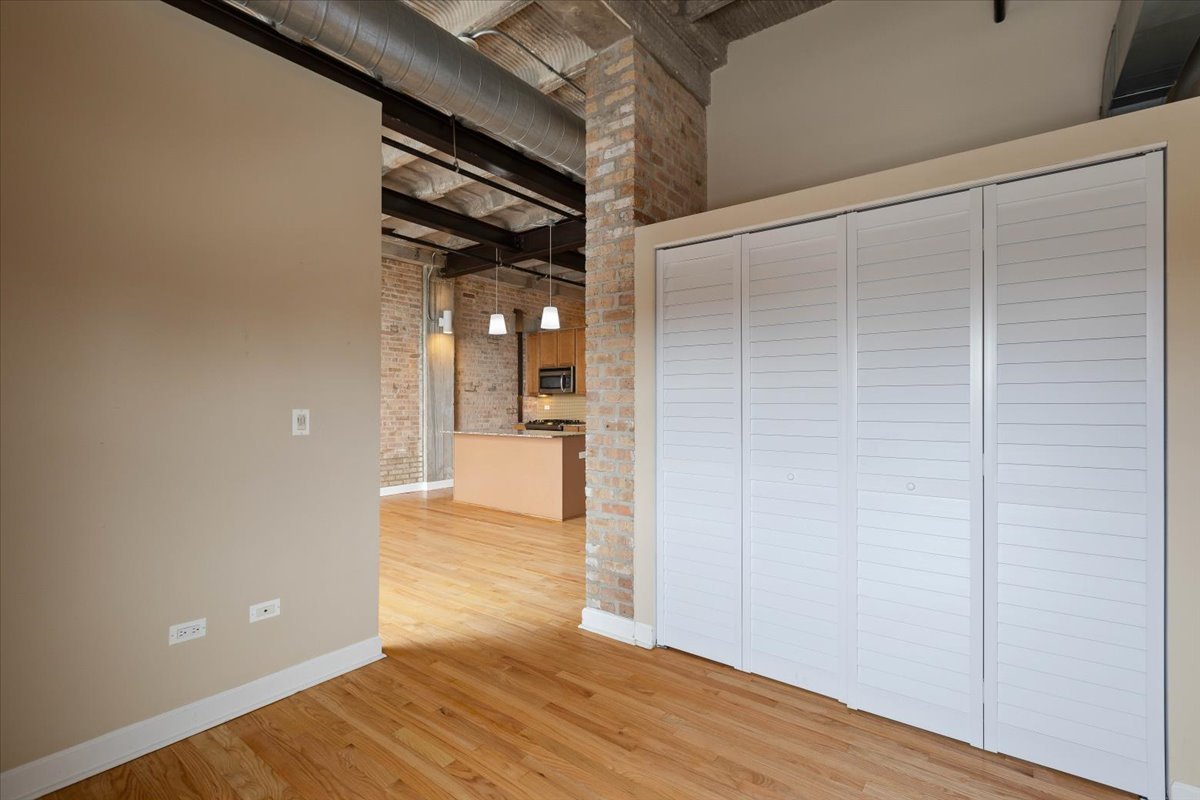 2545 S Dearborn Street 508 Property Photo 14