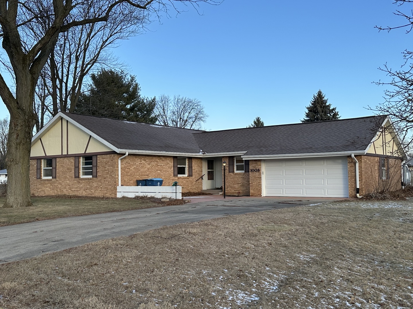 1008 Hilltop Drive Property Photo
