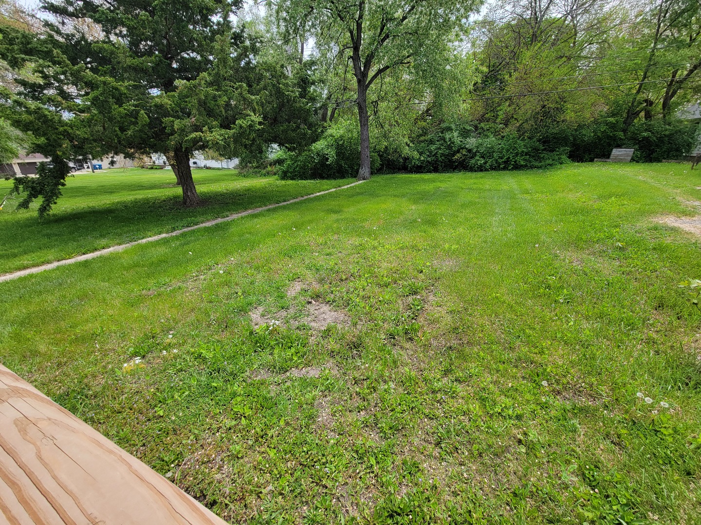 407 E Walnut Street Property Photo 5