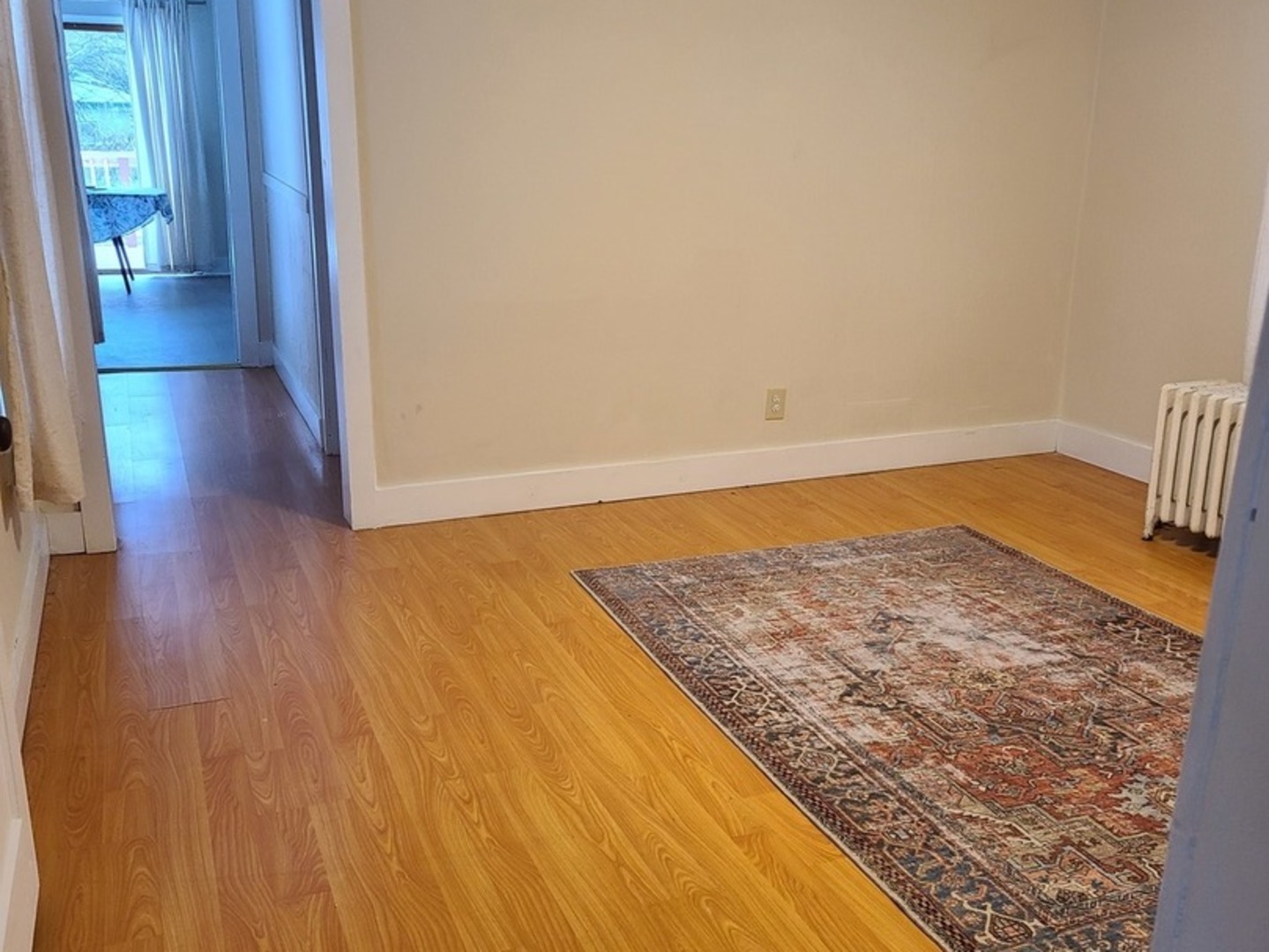 407 E Walnut Street Property Photo 8