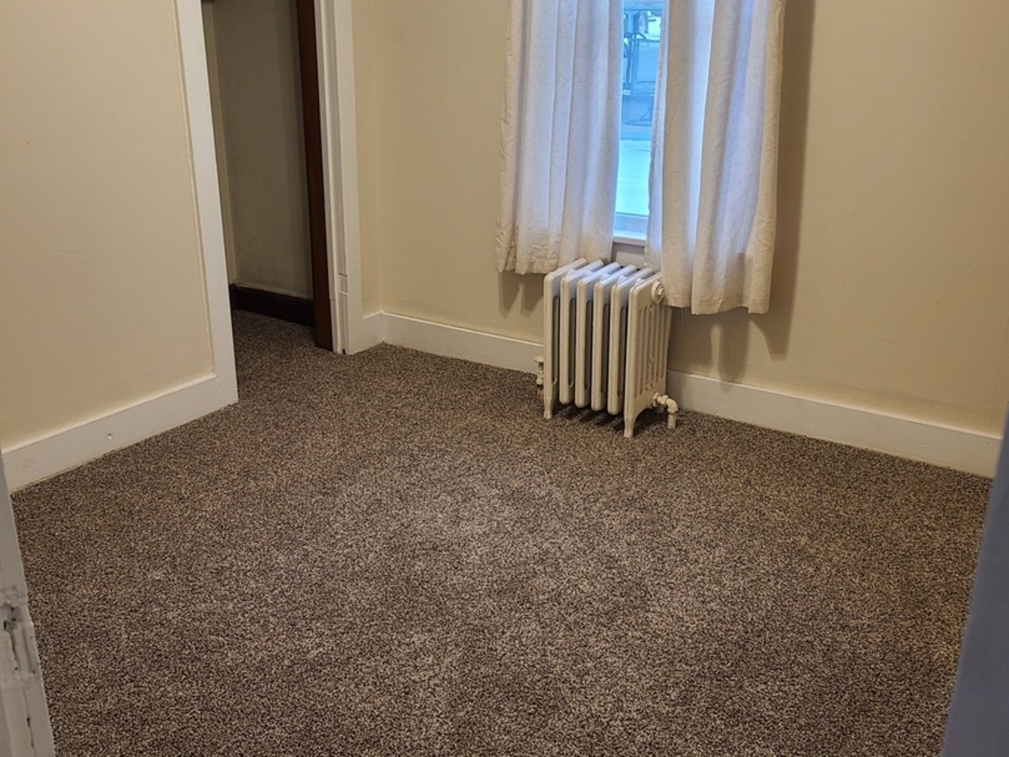 407 E Walnut Street Property Photo 12