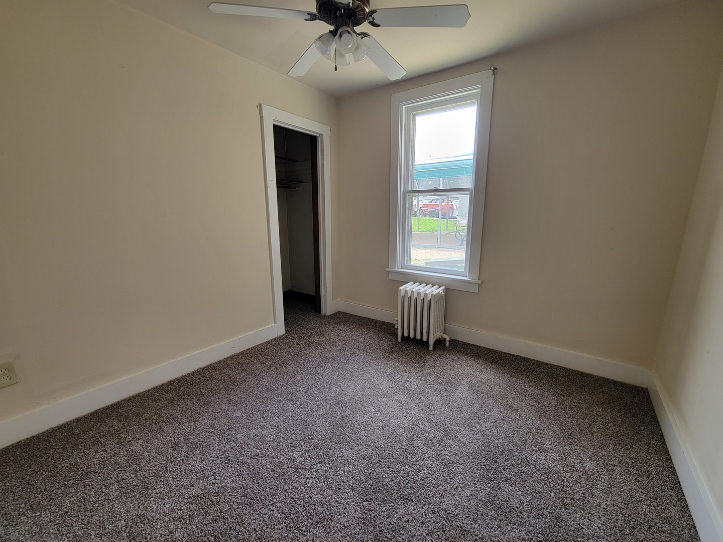 407 E Walnut Street Property Photo 17