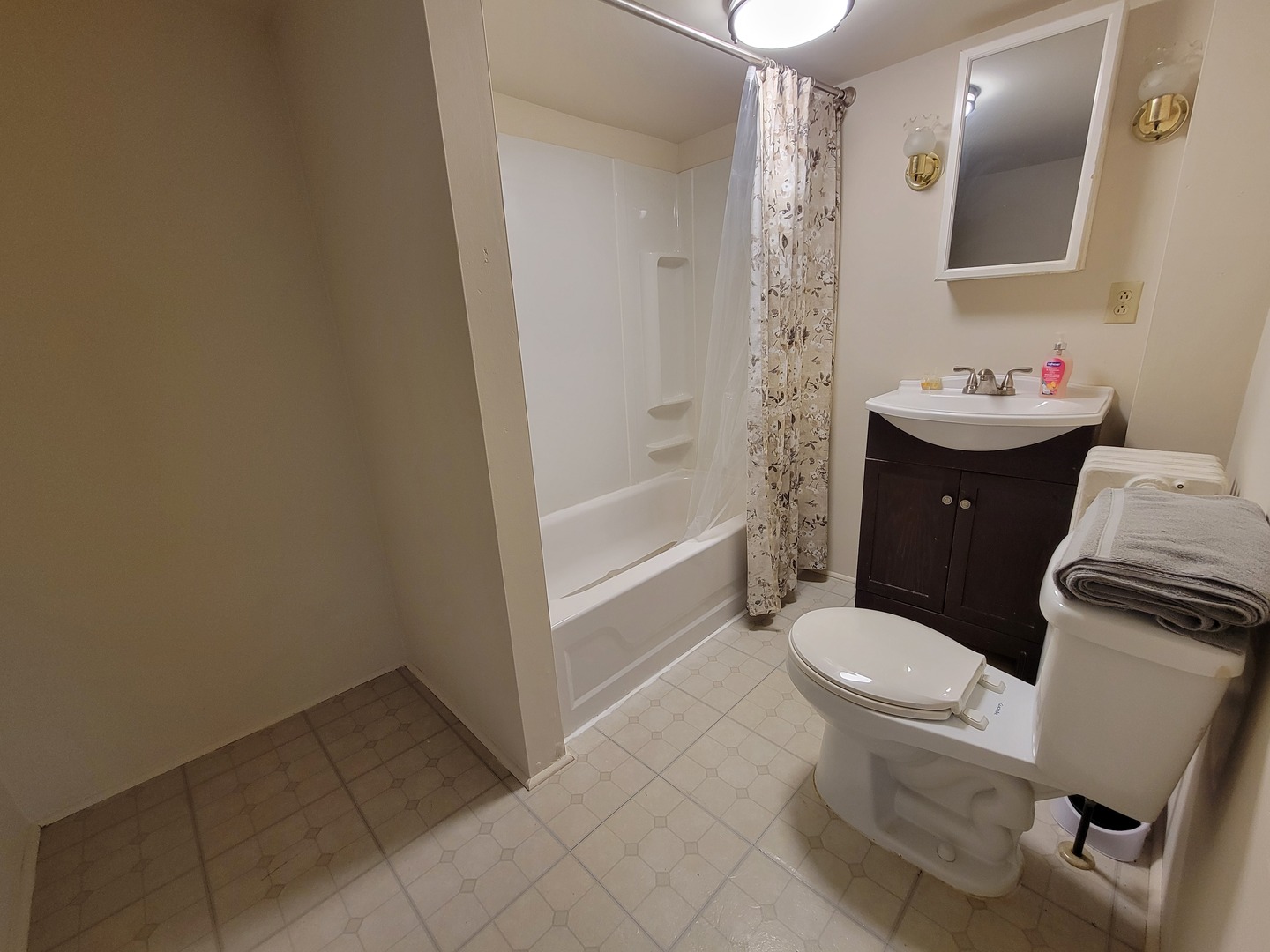 407 E Walnut Street Property Photo 20