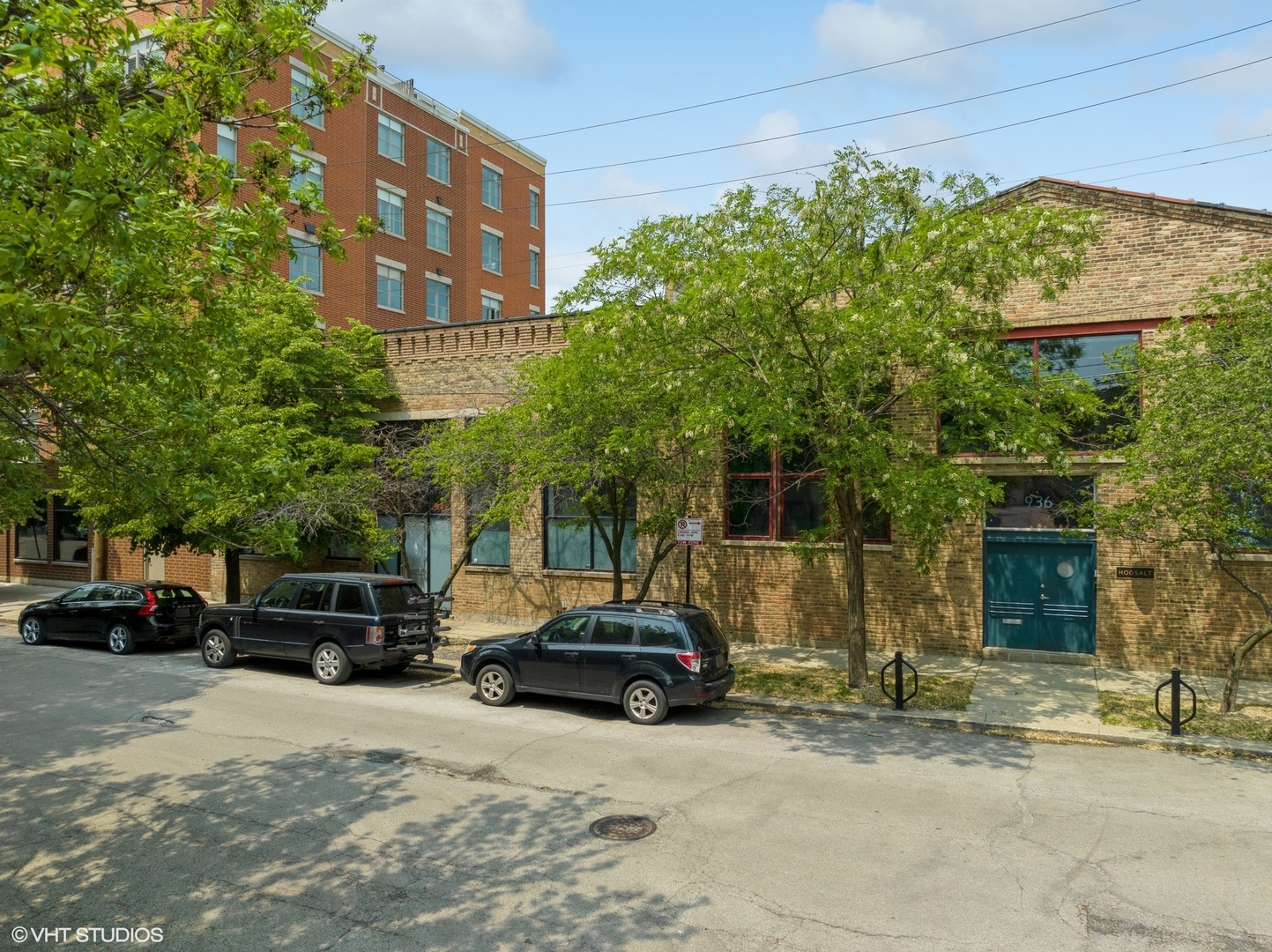 944 W Huron St Property Photo 1