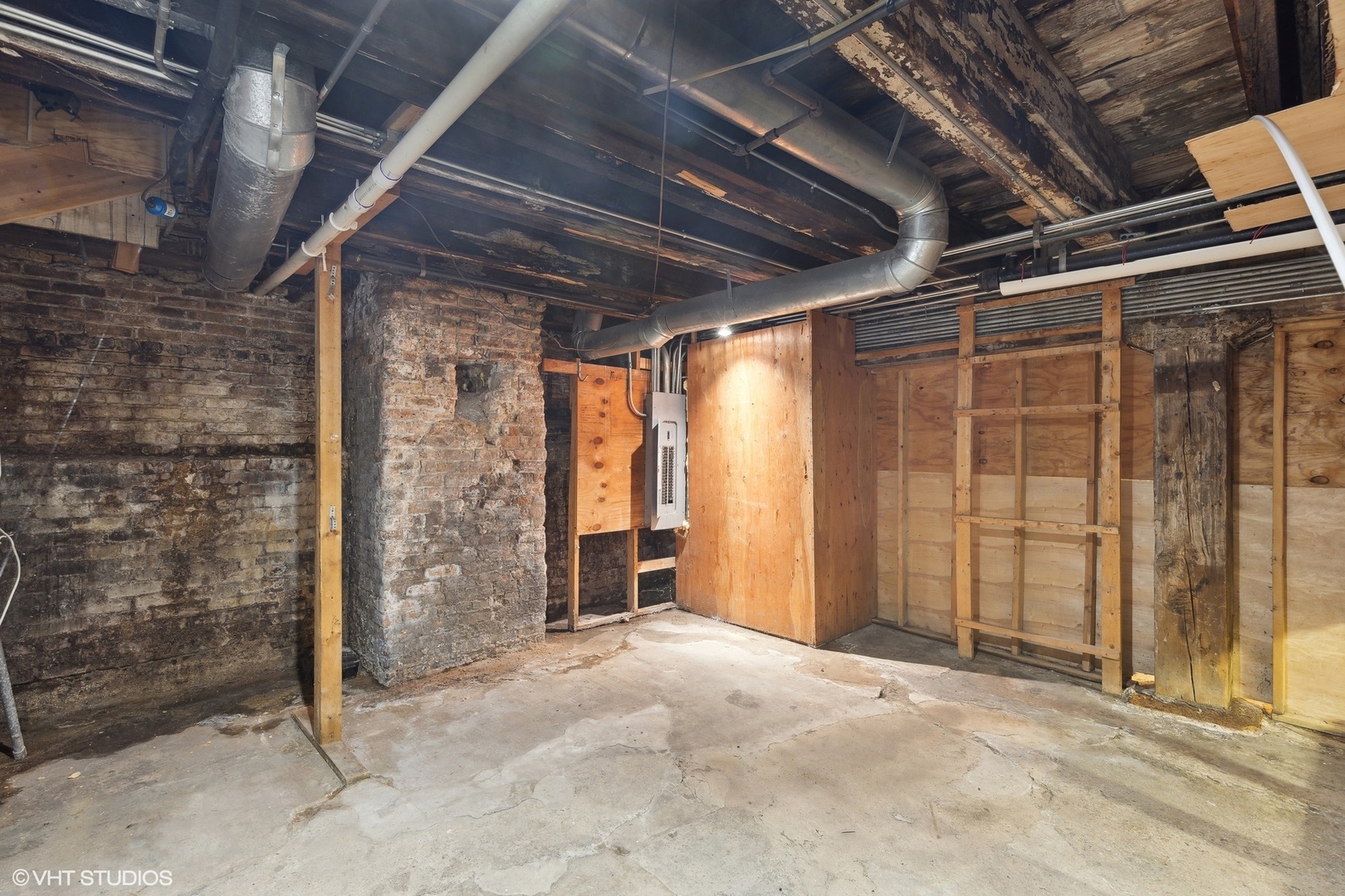 944 W Huron St Property Photo 15