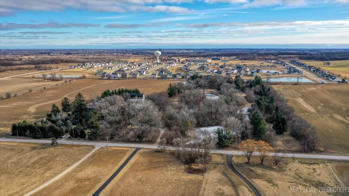 17n753 Widmayer Road Property Photo 3