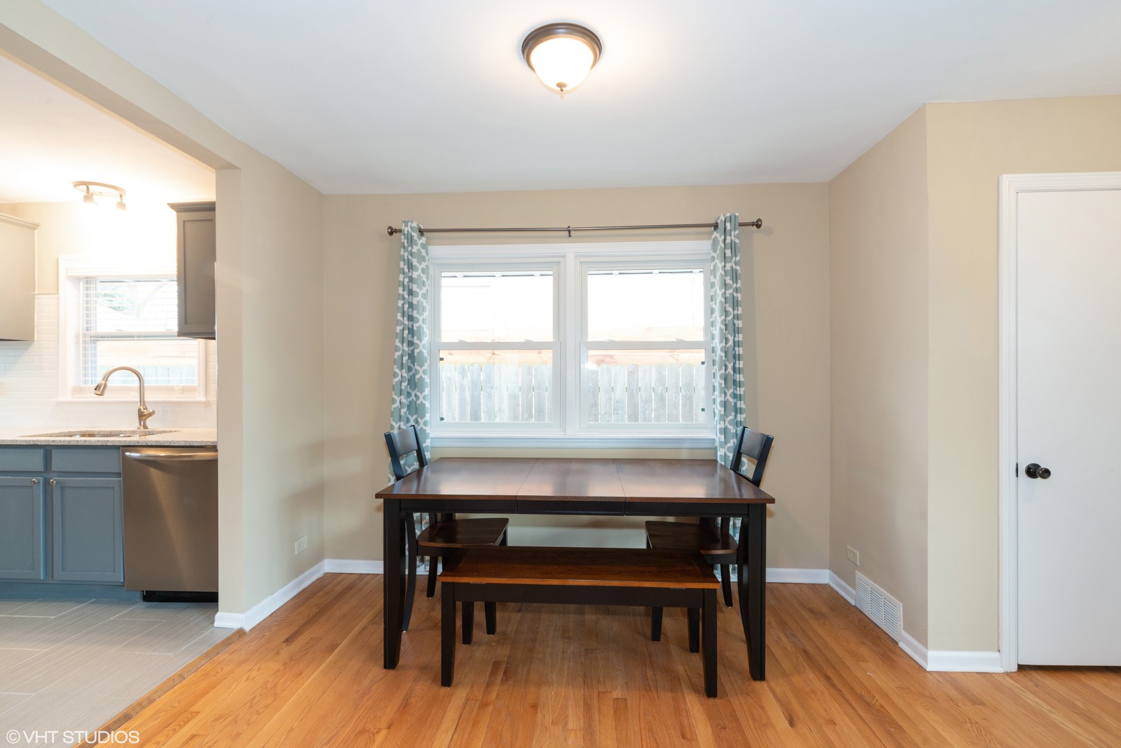285 N Ridgeland Avenue Property Photo 4