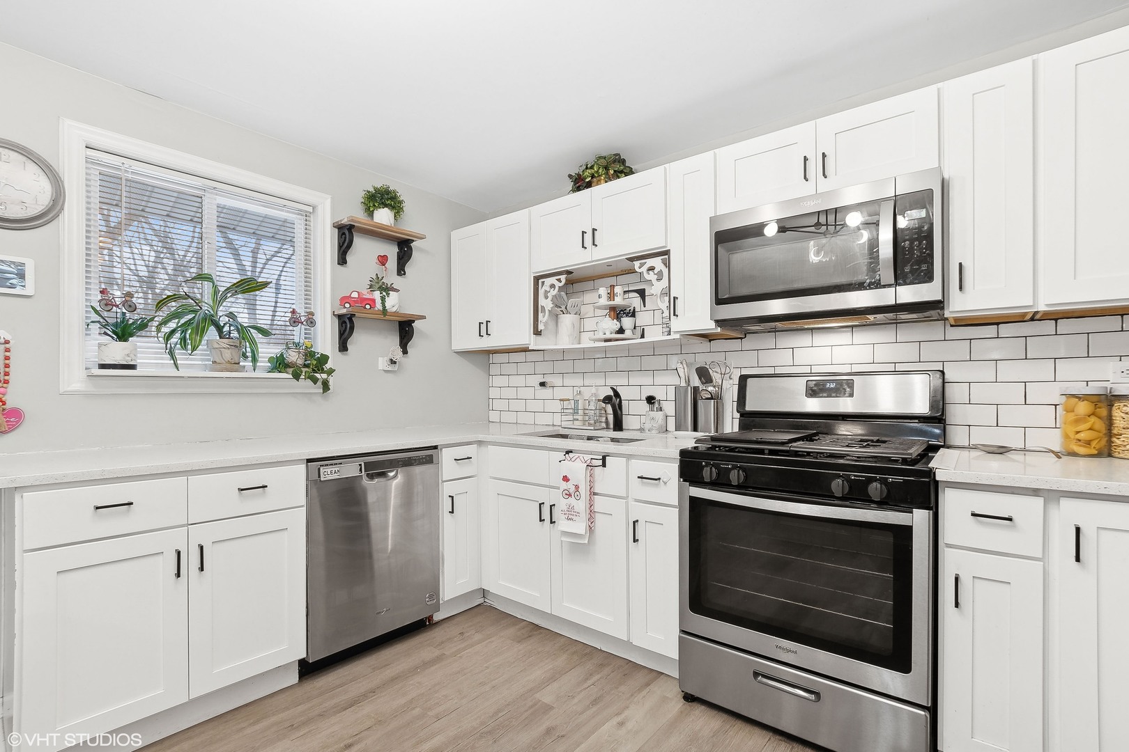 18100 Baker Avenue Property Photo 4