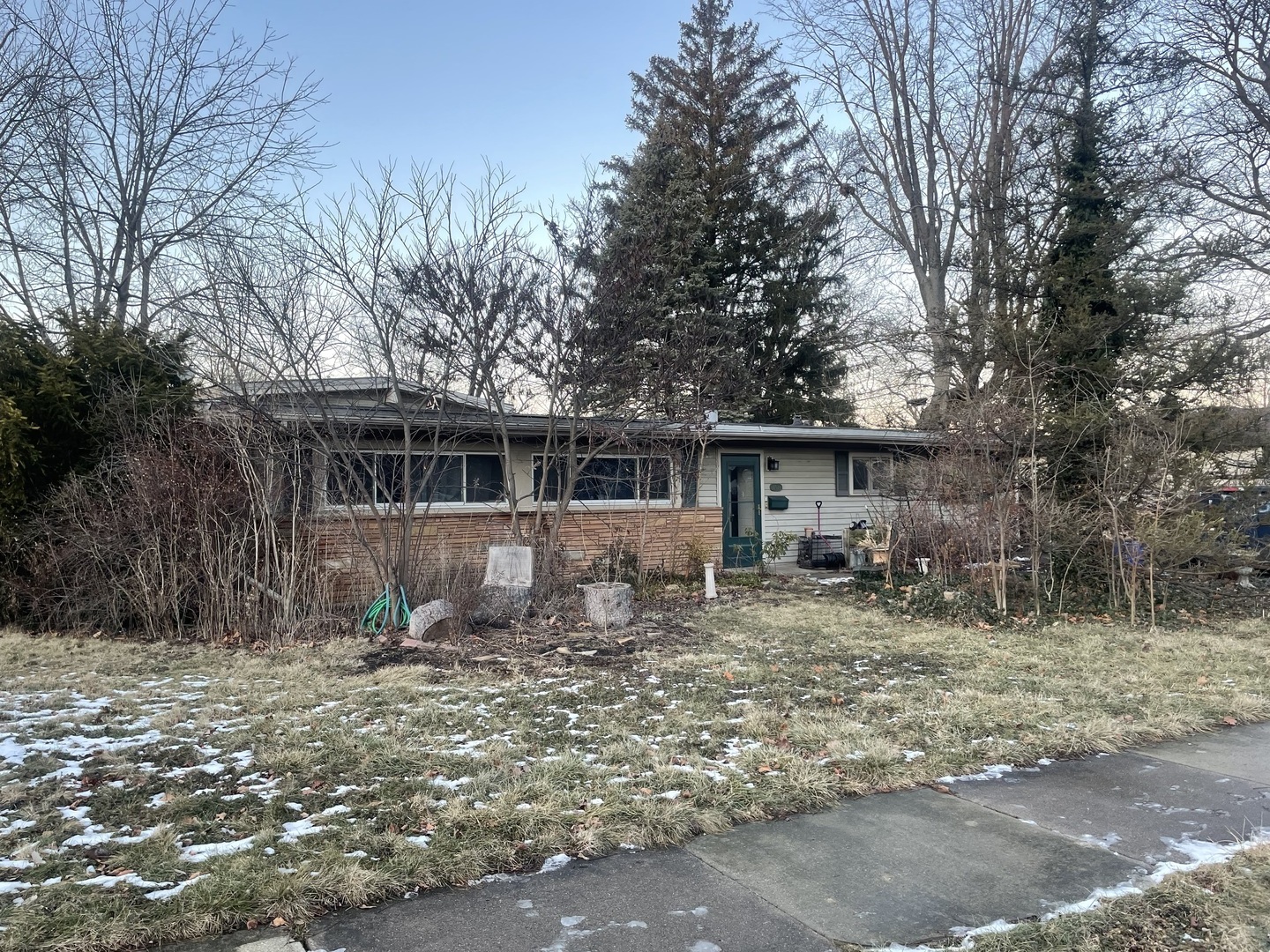 18524 E Lyn Court Property Photo 1