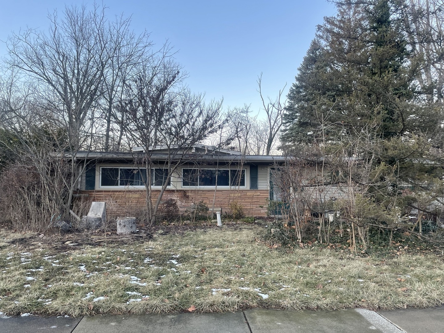 18524 E Lyn Court Property Photo 2