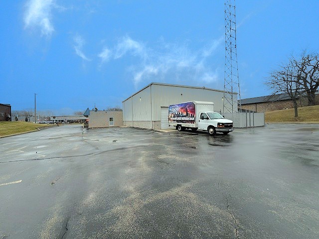1375 S Eastwood Drive Property Photo 3