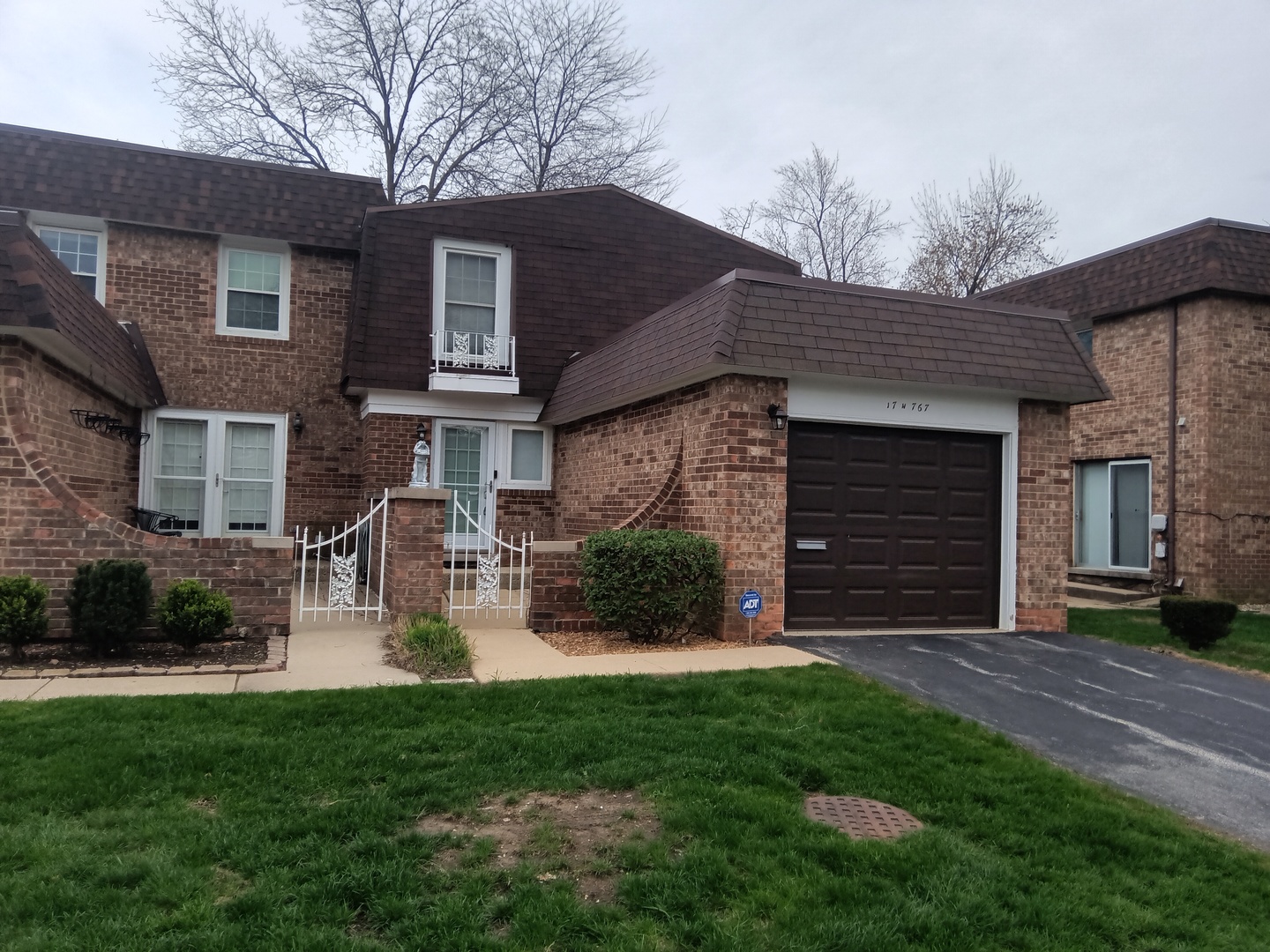17w767 Lowell Lane Property Photo