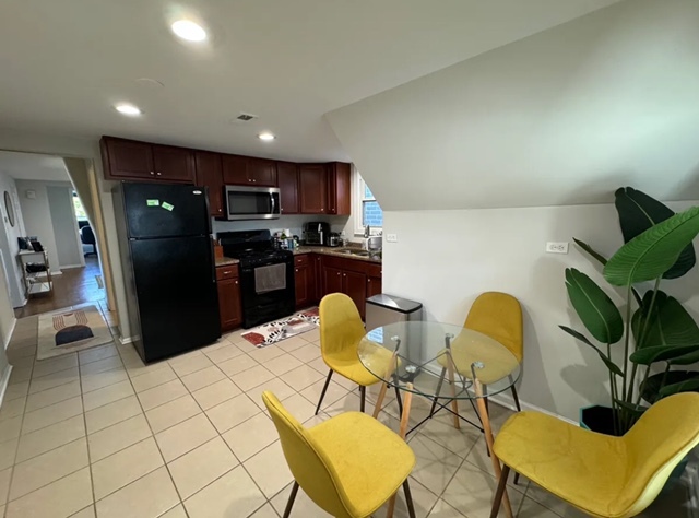 3942 N Bernard Street 2 Property Photo 3
