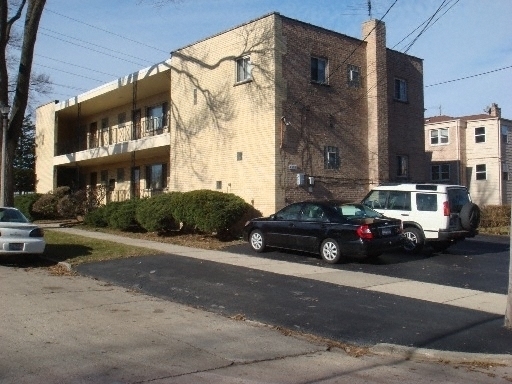 4858 Lee Street 2c Property Photo 1