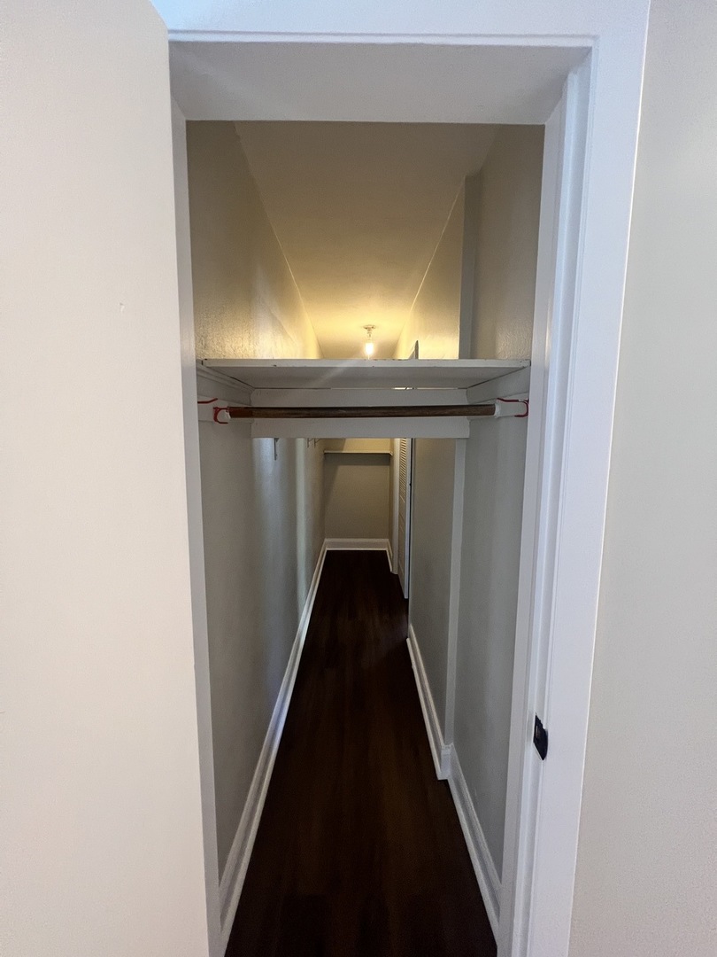 4858 Lee Street 2c Property Photo 9