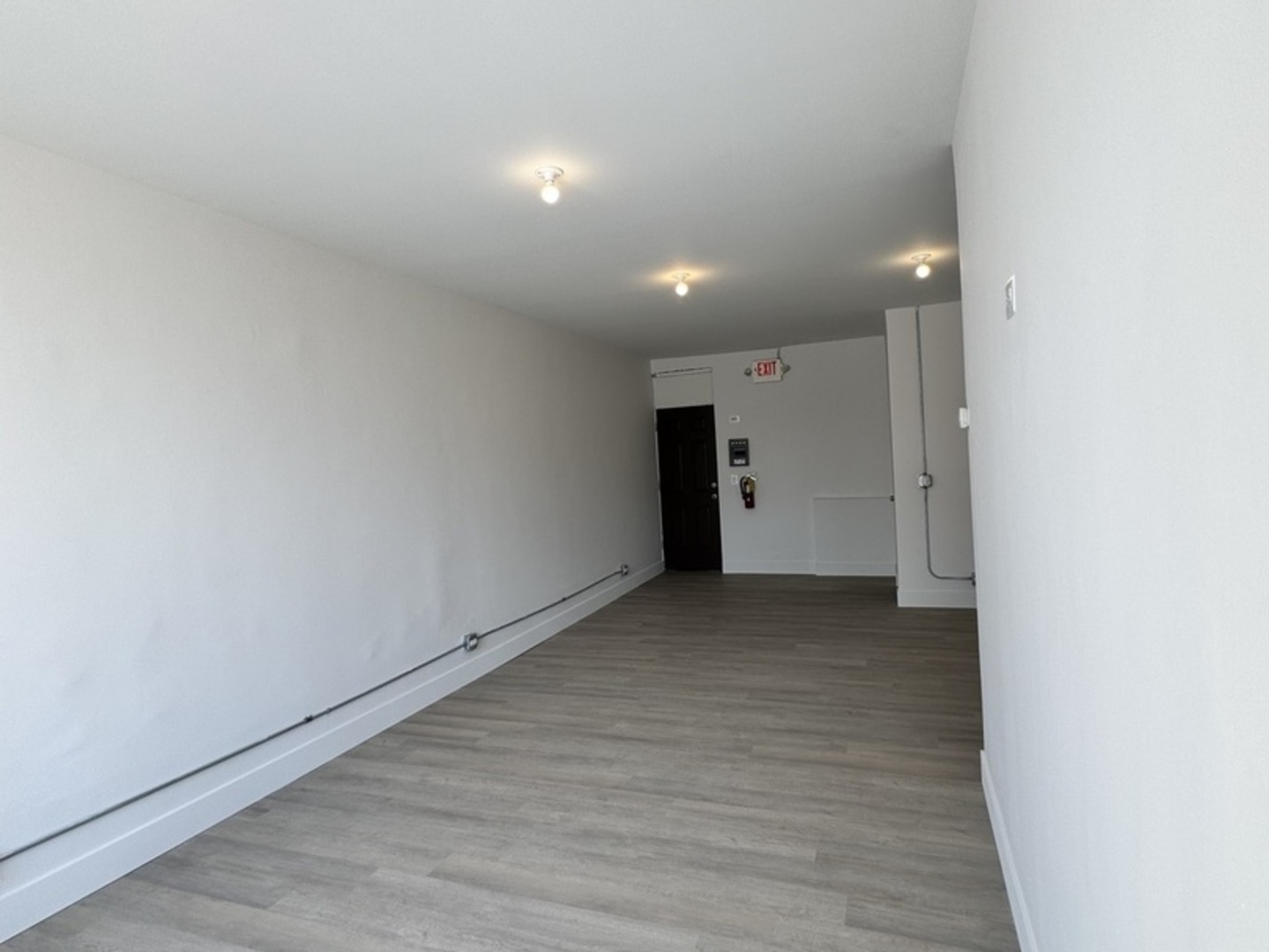 9806 Grand Ave Property Photo 6
