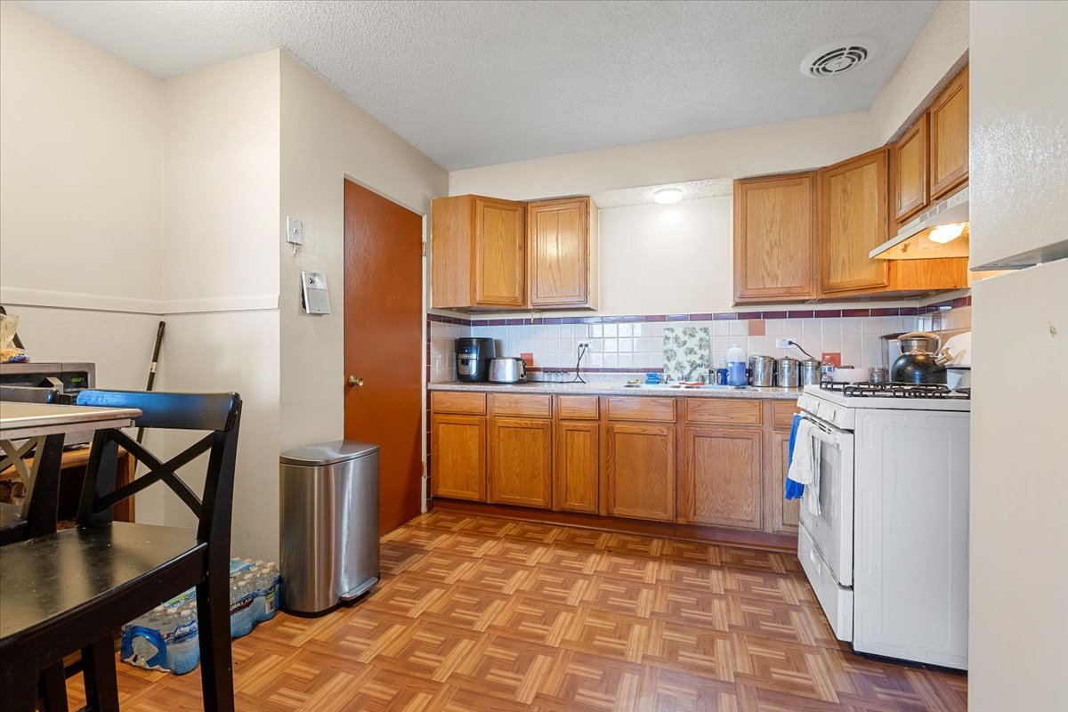 8244-8248 S Ashland Avenue Property Photo 21