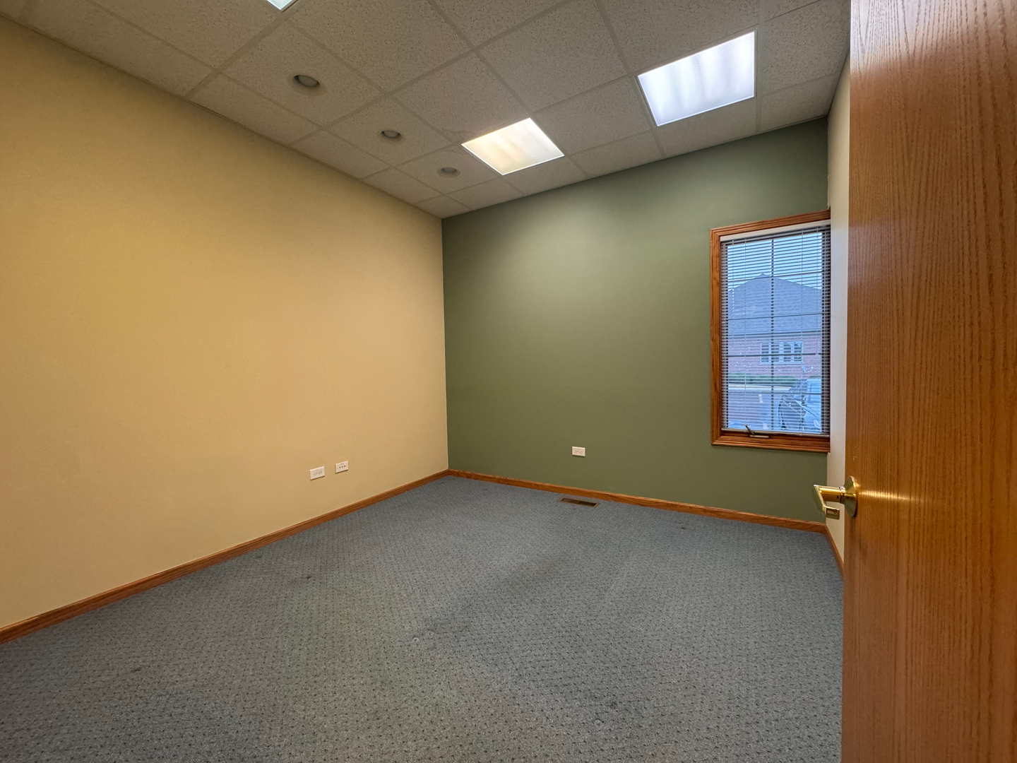 10331 W Lincoln Hwy Property Photo 4