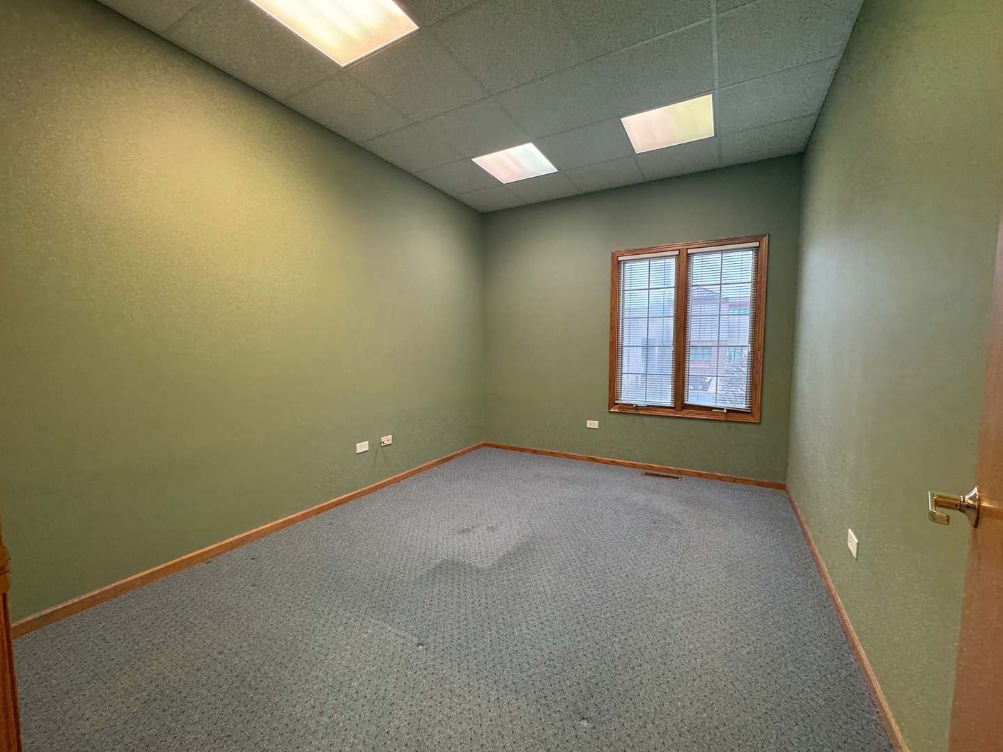 10331 W Lincoln Hwy Property Photo 8