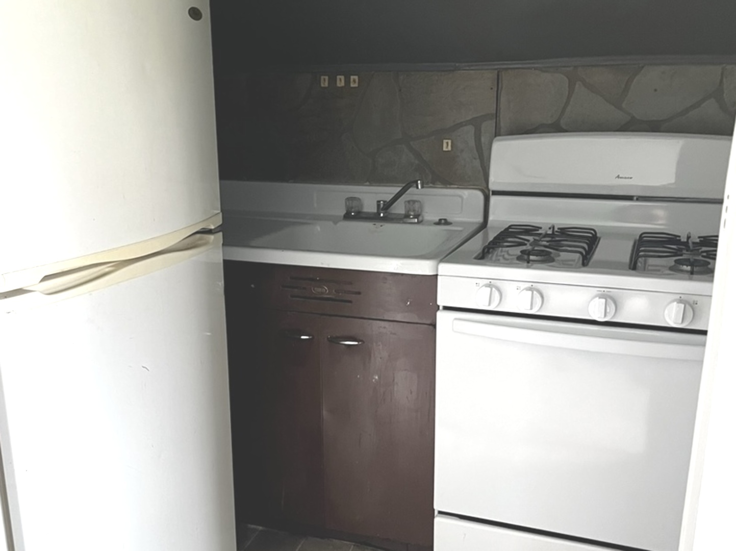 804 E Broadway St Property Photo 37