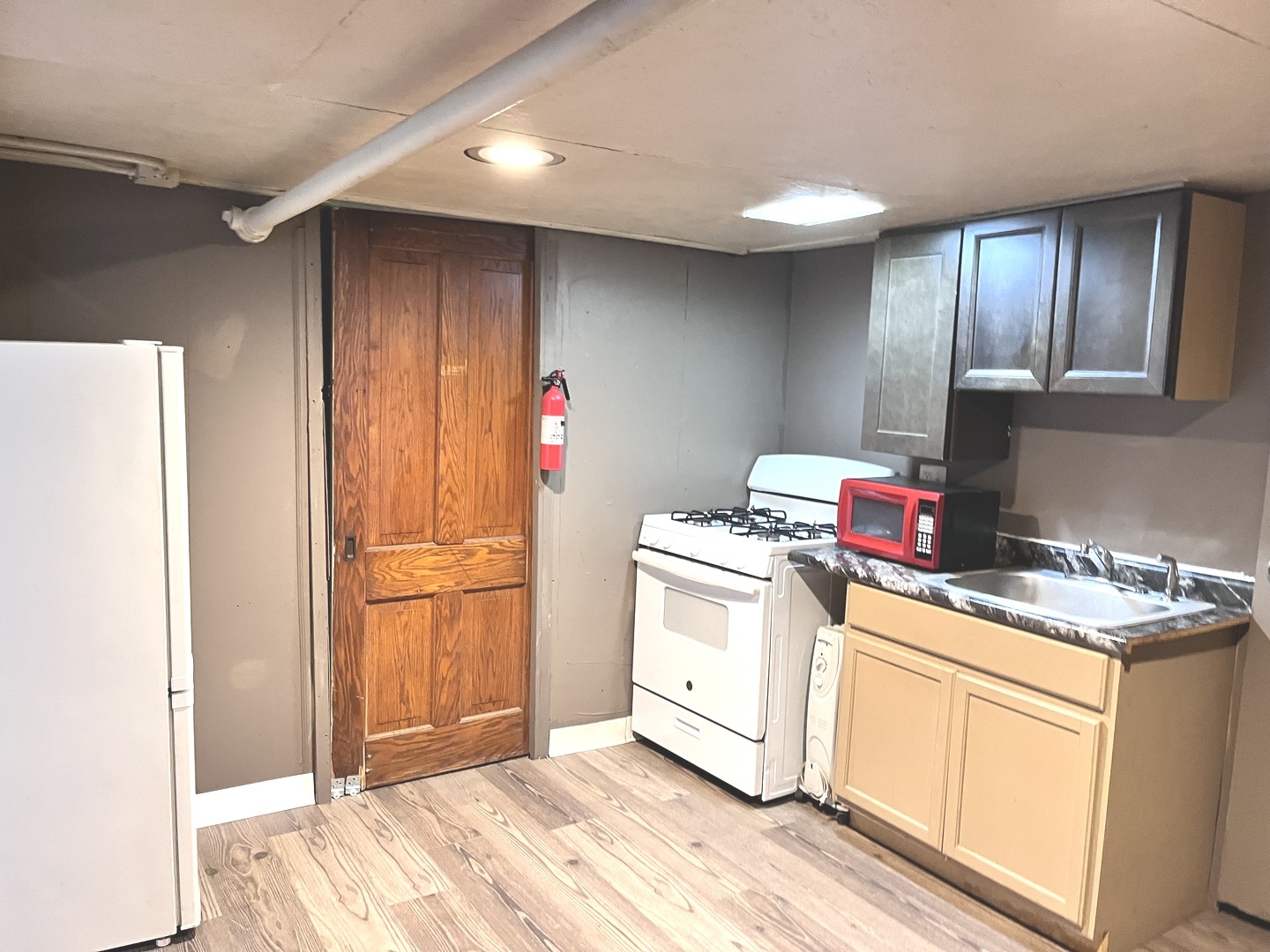 804 E Broadway St Property Photo 51