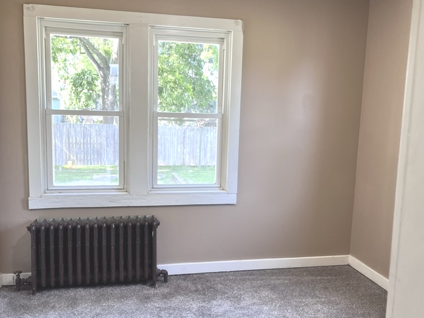 804 E Broadway St Property Photo 55
