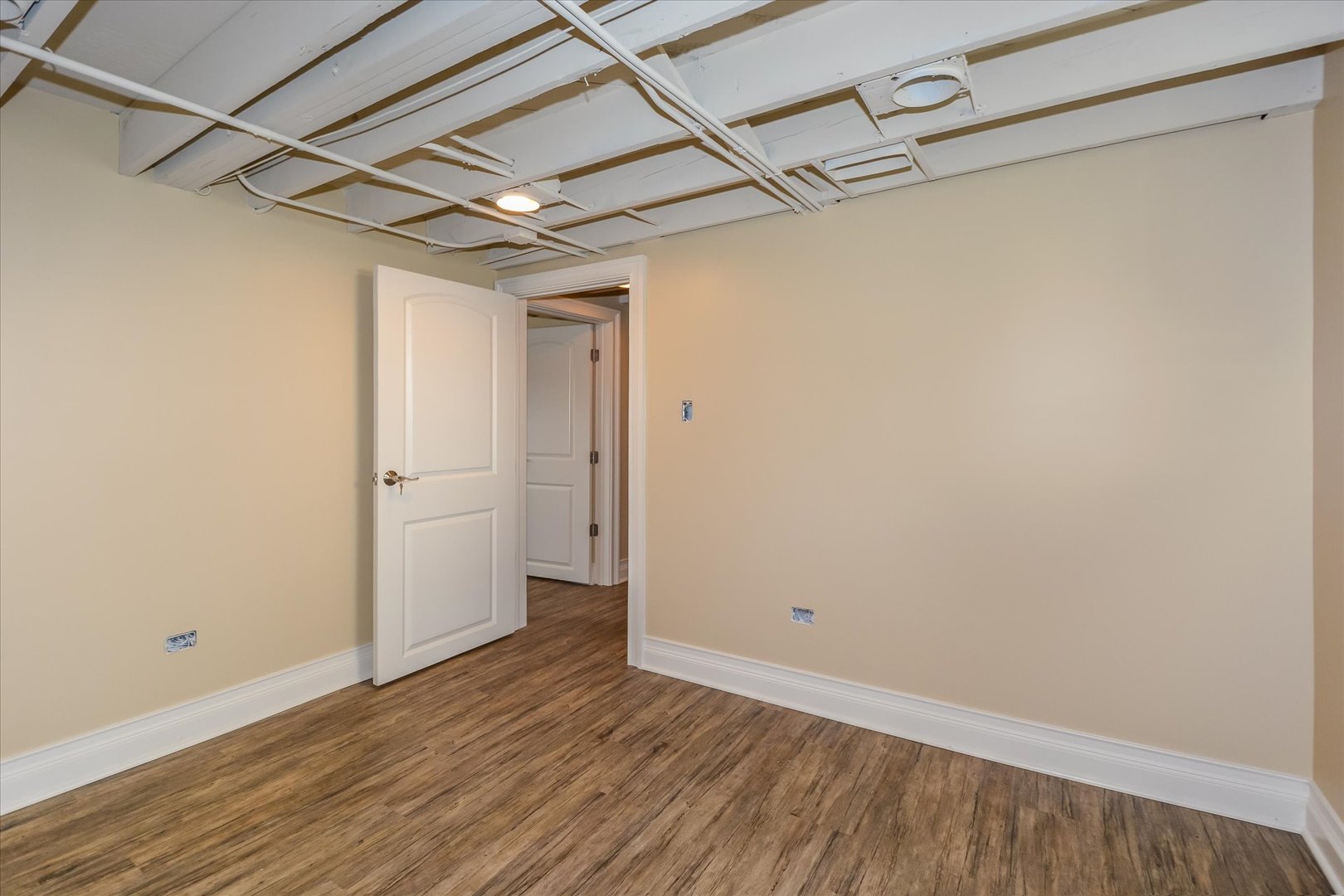 643 S Washington Street Ll Property Photo 11