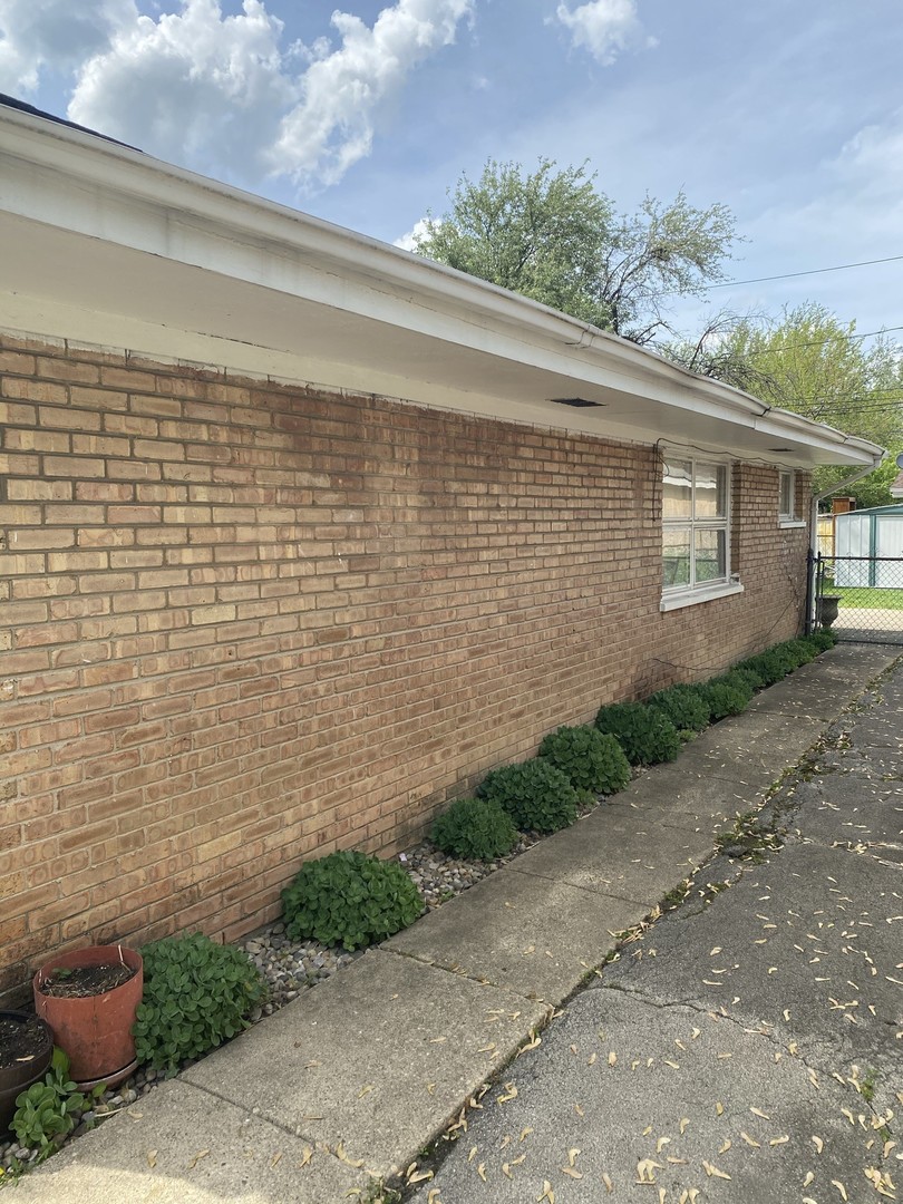 1521 E 13th Place Property Photo 2