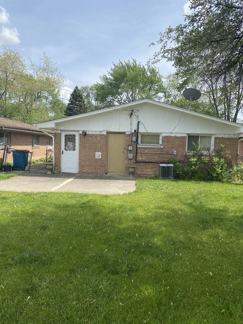 1521 E 13th Place Property Photo 3