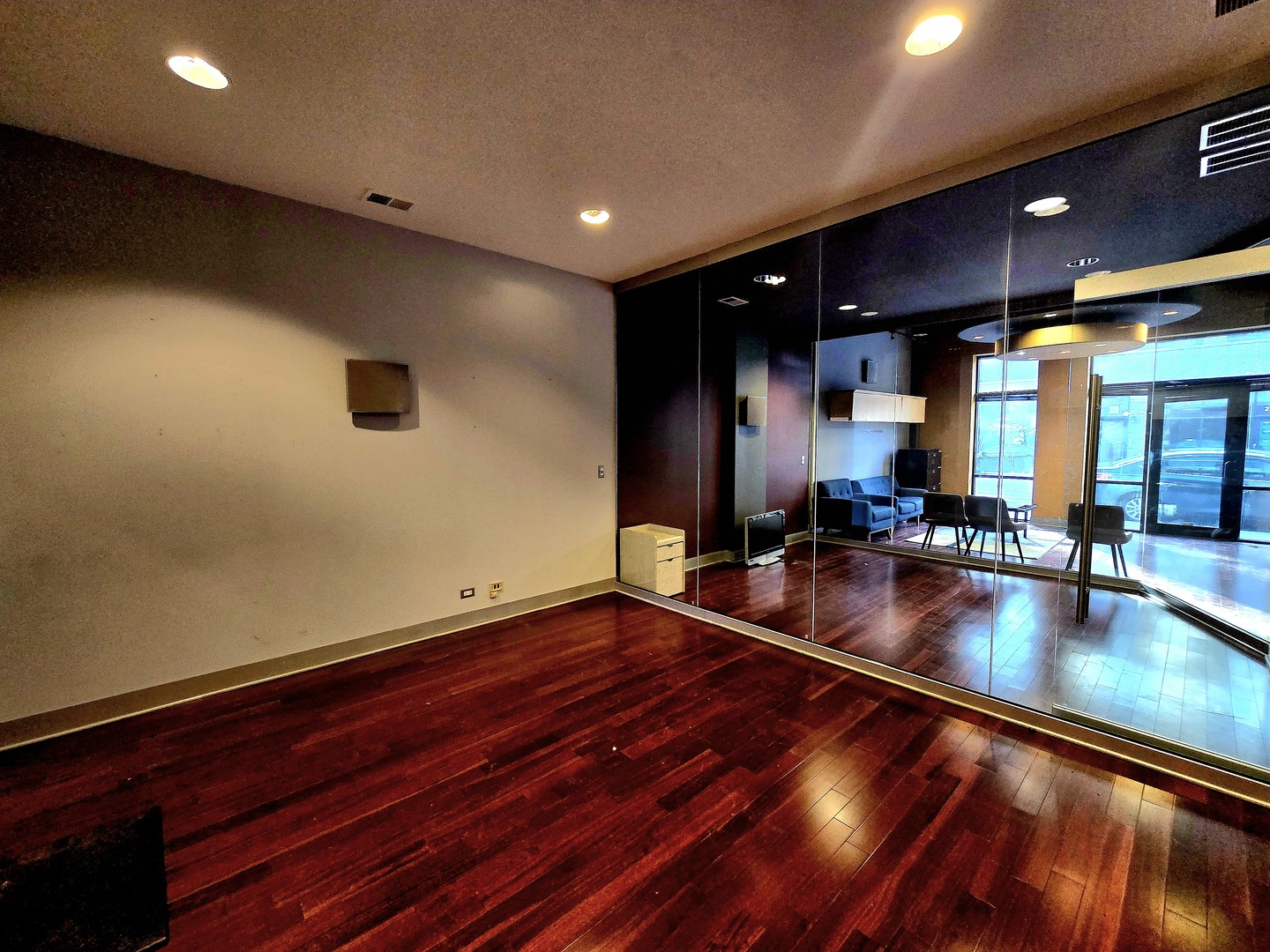 2239 W North Ave Property Photo 10