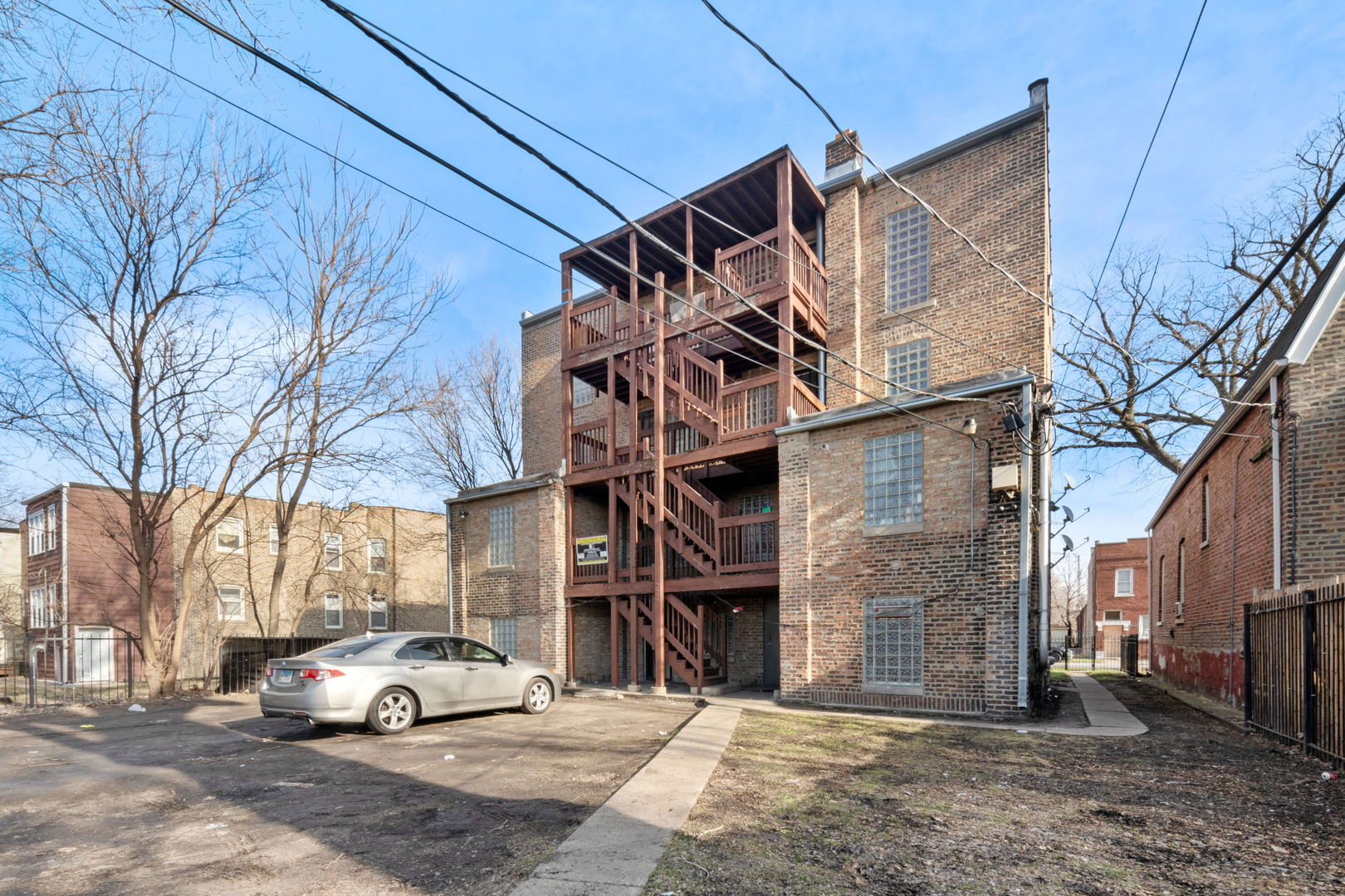 6630 S Vernon Avenue Property Photo 15