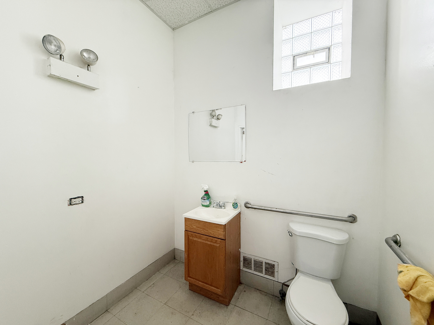 3544 W Lake St Property Photo 10