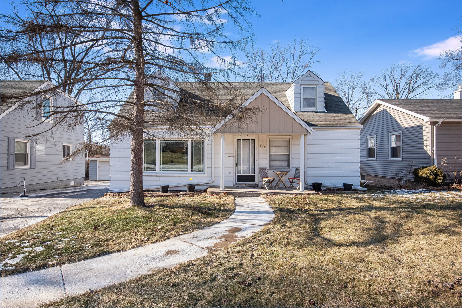 607 Maple Avenue Property Photo