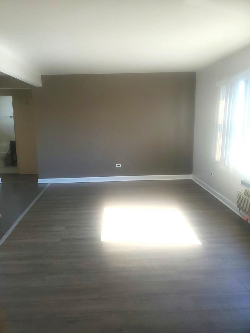 8027 S Exchange Avenue Property Photo 2