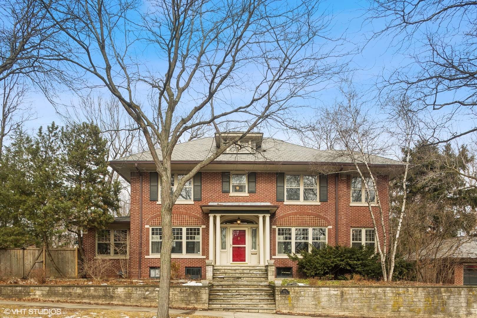 831 Ingleside Place Property Photo