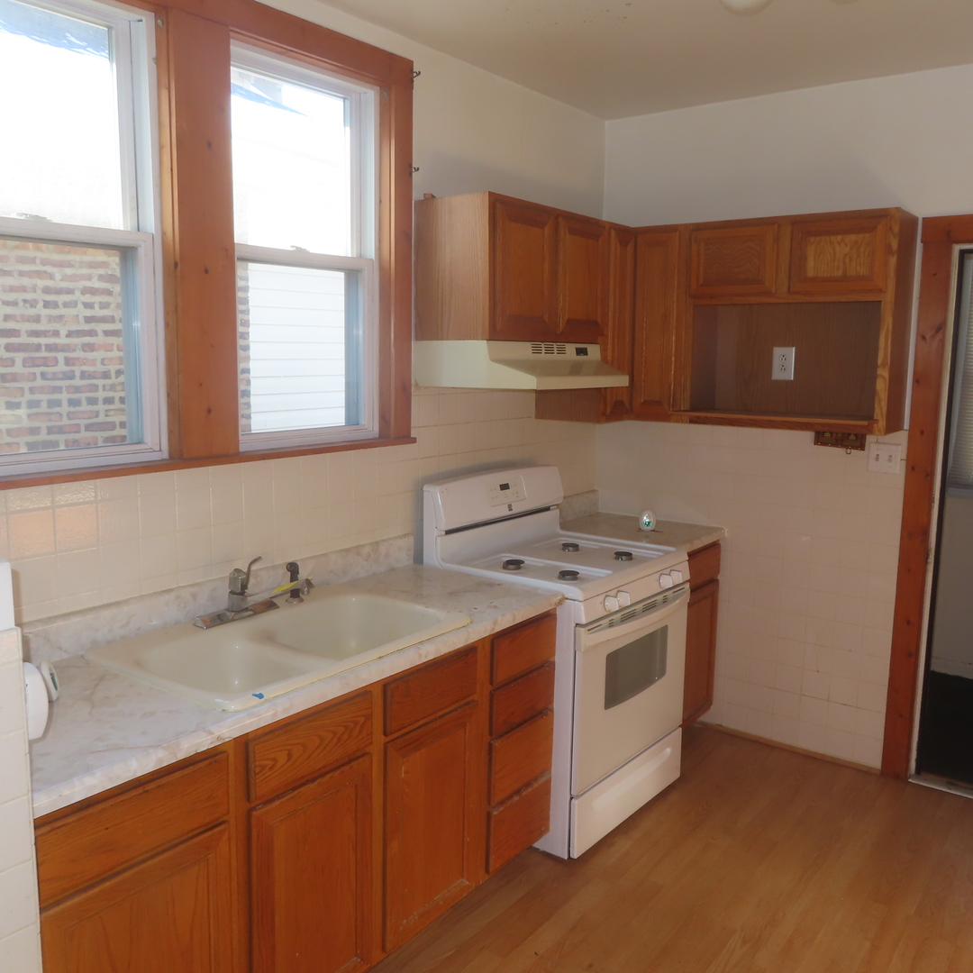 9612 S Greenwood Avenue Property Photo 7